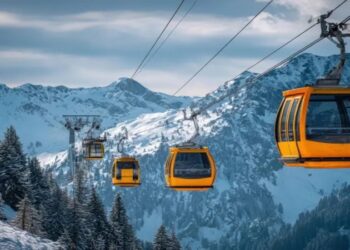 A Cable Car Crash in Italy Resulted in at Least Six Injuries and 100 Evacuations