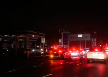 During The San Francisco Power Outage, Waymo Robotaxis Stopped in the Streets