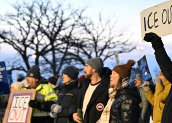 According to Minnesota Officials, the FBI Prevented them from Accessing the ICE Shooting Investigation