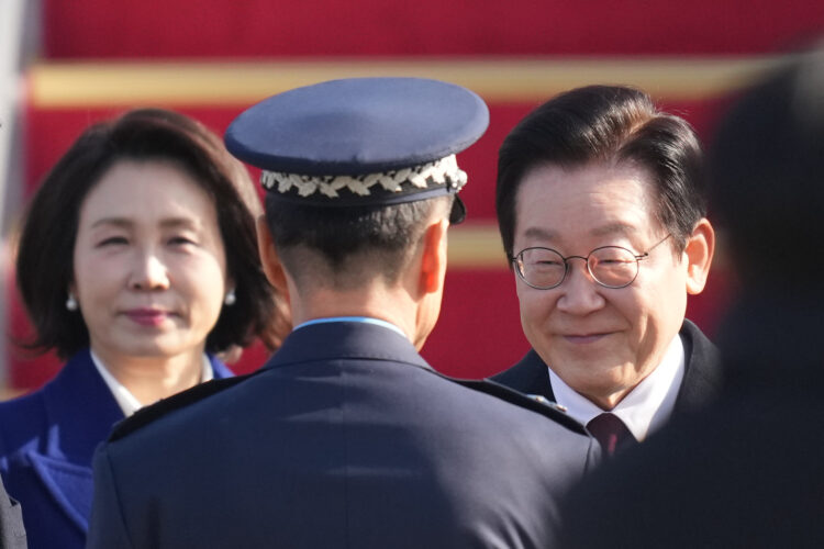 Lee Jae Myung of South Korea will Meet Xi of China to Mend Fences.=