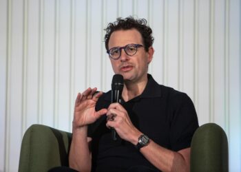 Anthropic Boss Rejects Pentagon Demand to Drop AI Safeguards