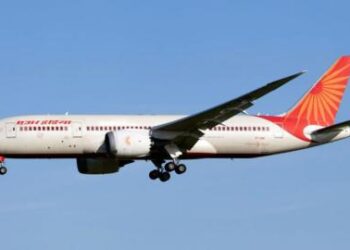 India’s Authority Investigates as Aircraft Scrape Wingtips at Mumbai Airport