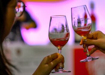 The Alcohol Ban for Wealthy Foreigners is Being Lifted in Saudi Arabia