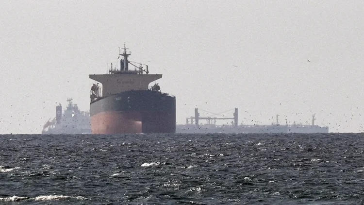 India Hopes that Negotiations with Iran Will Make the Hormuz Route Easier for its Ships