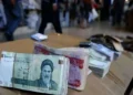 Iran increases the Minimum Wage by 60% When Household Budgets are Severely Damaged by Conflict and Sanctions
