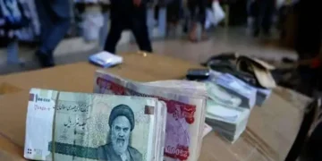 Iran increases the Minimum Wage by 60% When Household Budgets are Severely Damaged by Conflict and Sanctions
