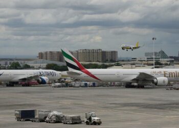 A Few Aircraft Depart the UAE, but there is still Interruption Due to the Strikes in Iran