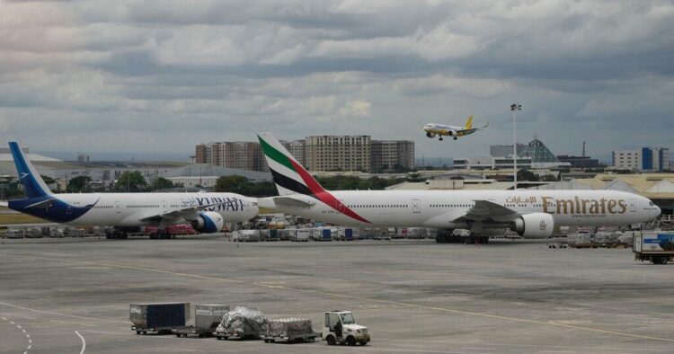 A Few Aircraft Depart the UAE, but there is still Interruption Due to the Strikes in Iran