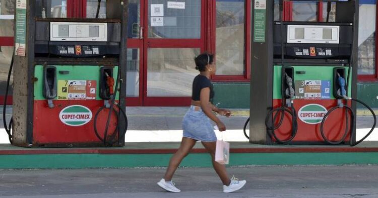 After Trump Seems to Relax the Blockade, a Russian Oil Tanker Arrives in Cuba