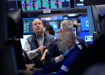 As the Stock Market Rises Because to Increased Optimism For Peace Negotiations, Oil Prices Decline