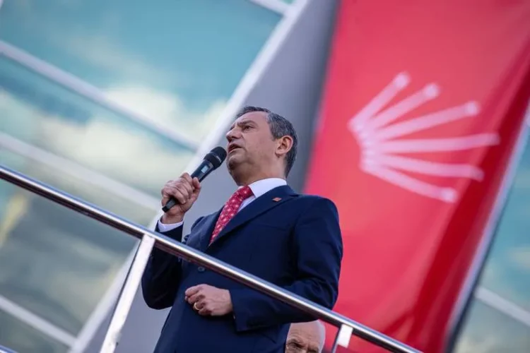 Turkish Court Removes Leader of Largest Opposition Party