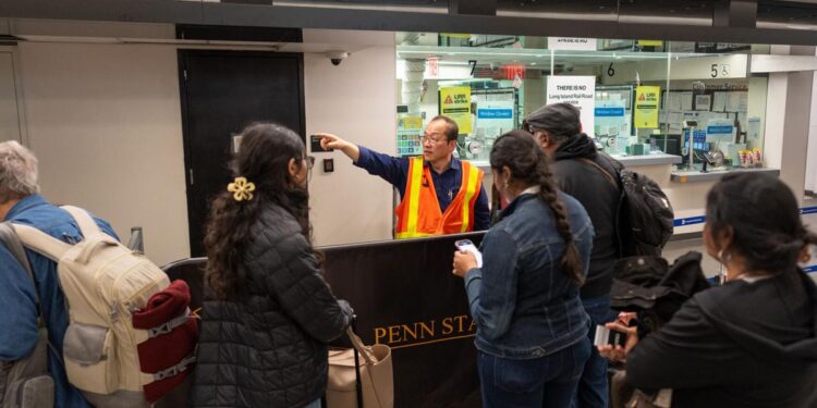 Rush Hour Chaos Sweeps New York following the Busiest rail System Stoppage