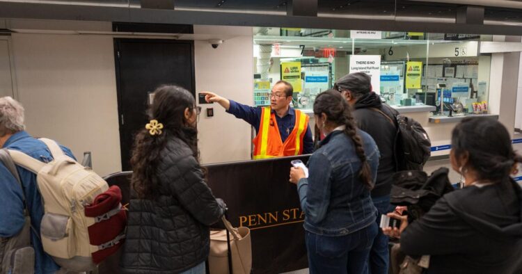 Rush Hour Chaos Sweeps New York following the Busiest rail System Stoppage