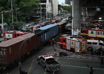 At Least Eight People Have Been killed in a Collision Involving a Freight Train and a Bus in Bangkok