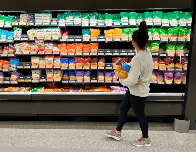 US Inflation Rises to 3.8% Due to the Iran War and Rising Gas Prices