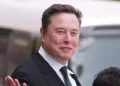Elon Musk Loses his Title as a Trillionaire as SpaceX Suffers a Worldwide Tech Failure