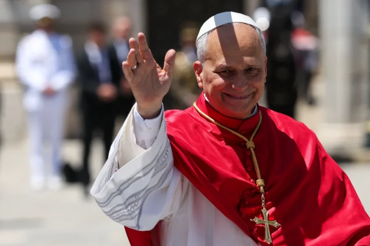 The Pope Praises Spain’s Support for Migrants and Opposition to War at The Start of his Visit