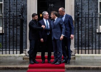 Zelensky to see Macron, Merz and Starmer in London on Sunday: France