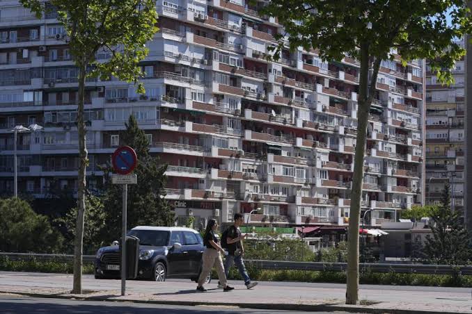 The Bank of Spain Warns of a Shortage of 750,000 Homes, with Half of those Homes Being in Six Areas