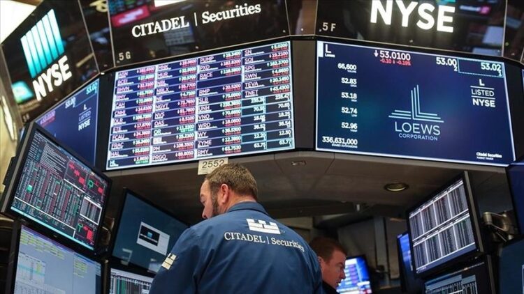 Why Does the US Economy Keep Defying the Odds?