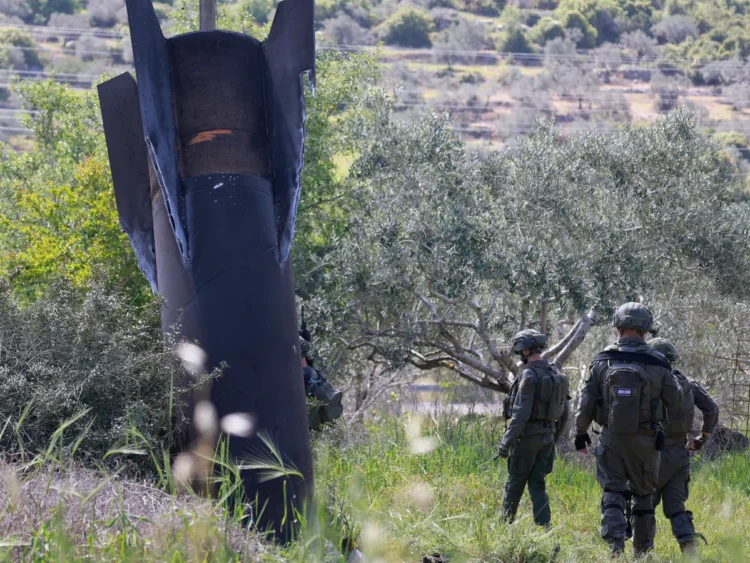 Following an Attempt on US Troops, the US Initiates “Heavy” Attacks Against Iran