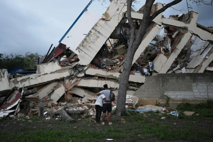 Six Days After the Earthquake in Venezuela, a Three-Year-old Was Saved And Sent to the Hospital