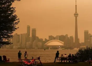 As Air Quality Advisories Spread to the US, More Than 800 Wildfires are Raging in Canada