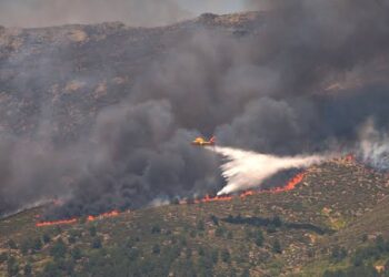 Tens of Thousands Moved from French Vacation Spots and Near Madrid as Flames Grow