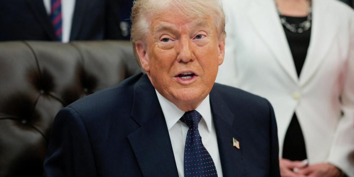 Trump’s Dramatic Plane Exchange Raises Personal Concerns About the Iran War