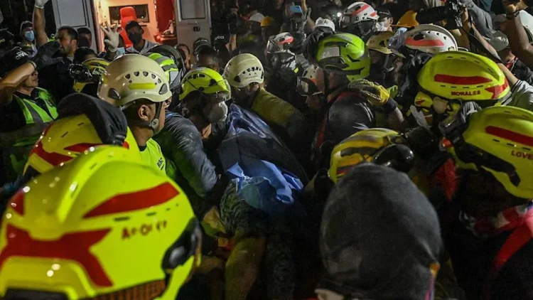 36 Hours After the Colombian Earthquake, a Woman was Rescued From the Rubble