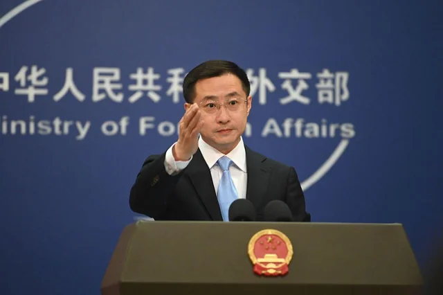 China Criticizes the “illegal” New US Sanctions Against Iran and its Trading Partners