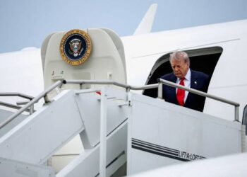 According to Accounts, Trump hid in a Catering Truck During a Covert Jet Exchange Due to the Iran Threat