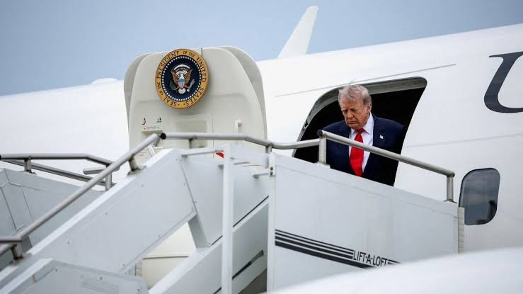 According to Accounts, Trump hid in a Catering Truck During a Covert Jet Exchange Due to the Iran Threat