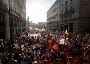 Following Demonstrations Over the Removal of an 87-year-Old Woman From Her Flat, Spain Banned Evictions