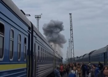 Shortly After Boris Johnson and High-Ranking European Officials Depart the Station, Russia Strikes a Ukrainian Train