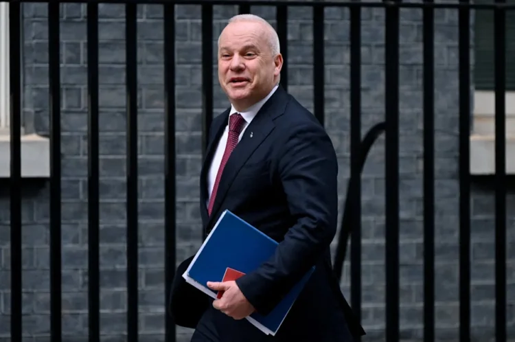 Equinor Warns That if Oil and Gas Fields are Not Approved, it May Cease Investing in the UK