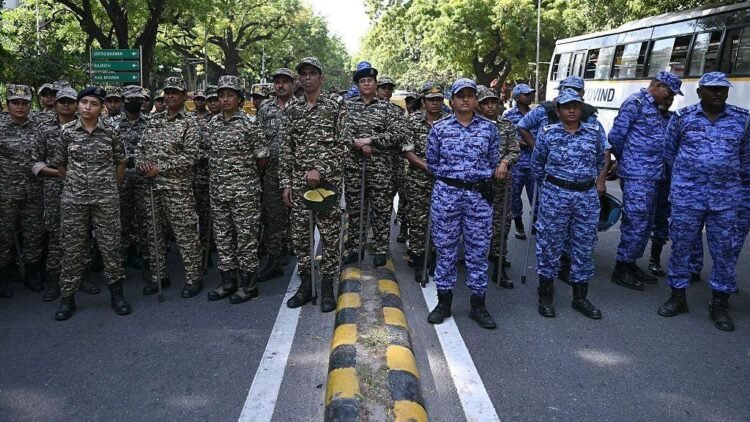 MPs From the Indian Opposition Were Arrested in Protest Against the Election Chief